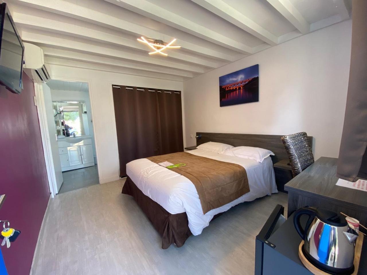Hotel Des 4 Vents "Esprit Camargue" Эг-Морт Номер фото