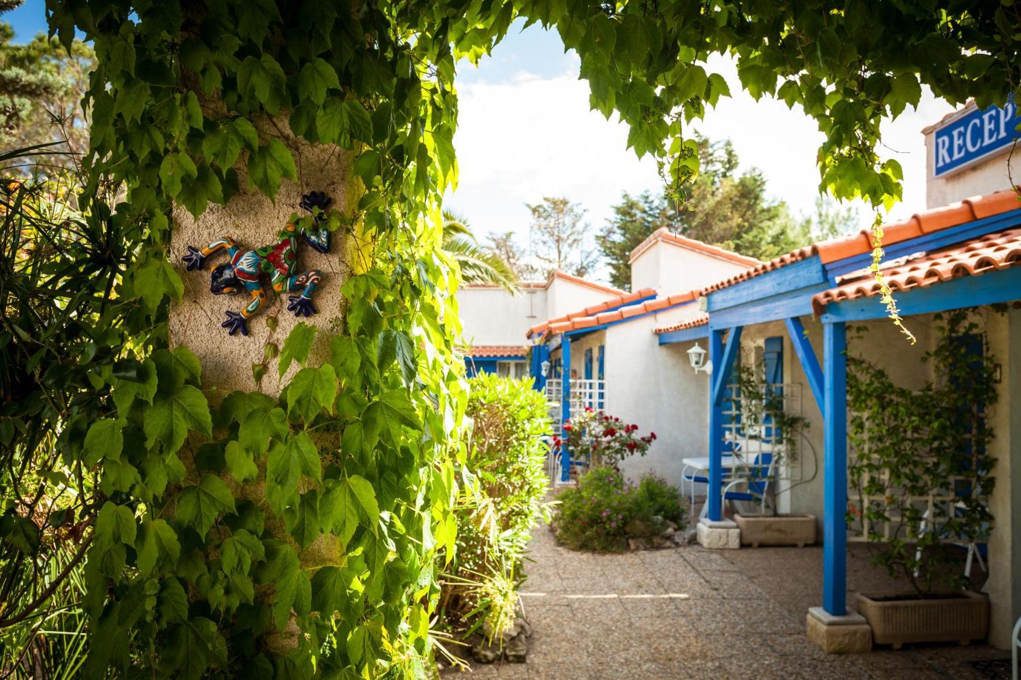 Hotel Des 4 Vents "Esprit Camargue" Эг-Морт Экстерьер фото